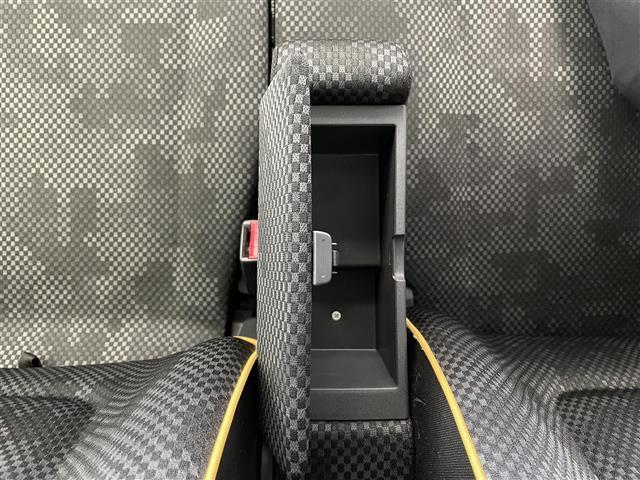 気になる車はすぐにお問い合わせください！右のカーセンサー専用無料ダイヤルから、専門スタッフがお車のご質問にお答えいたします！