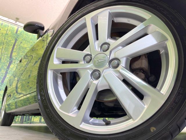 【純正16インチアルミホイール】外観にマッチした純正アルミホイールを装着しております。各種社外アルミホイールや、スタッドレスタイヤも取扱いしております。是非ご相談ください♪