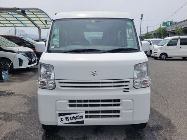 総額価格には自動車税月割り・リサイクル料金・車検整備付きのお車には自賠責保険料・重量税・印紙代等の法定費用すべて入っております。登録が管轄地域外の場合、登録費用が別途発生致します。