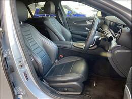 「アラウンドビューモニター」を装備で駐車が苦手な方でも安心です。