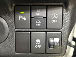 【スズキ　セーフティサポート】走行中に前方の車両等を認識し、衝突しそうな時は警報とブレーキで衝突回避と被害軽減をアシスト。より安全にドライブをお楽しみいただけます。