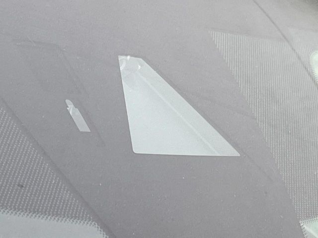 【i-ACTIVESENSE】走行中に前方の車両等を認識し、衝突しそうな時は警報とブレーキで衝突回避と被害軽減をアシスト。より安全にドライブをお楽しみいただけます。