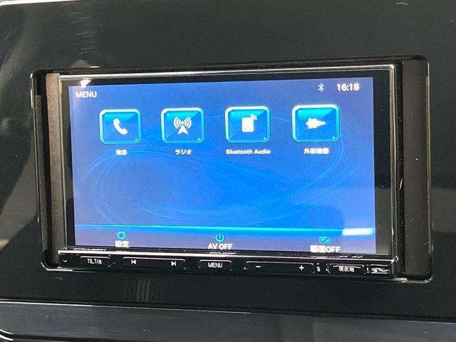 【ナビゲーション】目的地までしっかり案内してくれる使いやすいナビ。Bluetooth接続すればお持ちのスマホやMP3プレイヤーの音楽を再生可能！毎日の運転がさらに楽しくなります！！