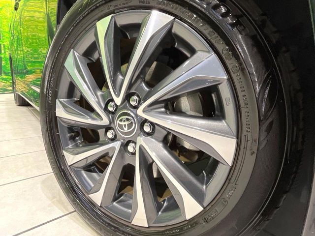 【純正17インチアルミホイール】外観にマッチした純正アルミホイールを装着しております。各種社外アルミホイールや、スタッドレスタイヤも取扱いしております。是非ご相談ください♪