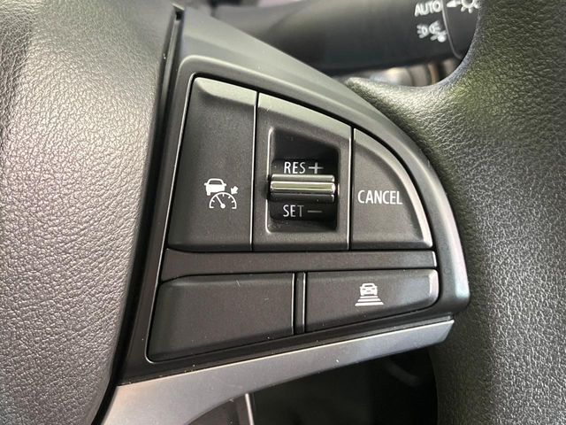 【アダプティブクルーズコントロール】高速道路での長距離走行が楽に！！自動で速度を保つクルーズコントロールが、衝突軽減システムと連携し、前方の車両を感知して車間を保つように速度調節してくれます！！