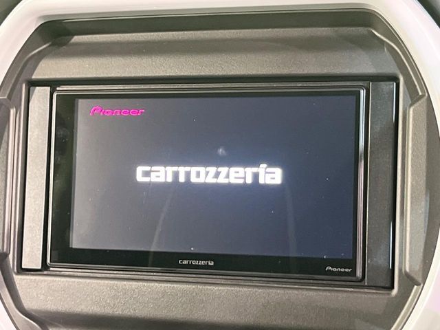 【ディスプレイオーディオ】お持ちのスマホやMP3プレイヤーとの無線接続で音楽再生が可能！コードで繋ぐわずらわしさも無く、手軽にお気に入りの音楽を楽しめます。