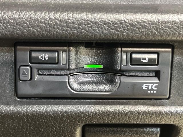 【ETC】高速道路の料金所をストレスなく通過！話題のスポットやサービスエリアに多い「スマートIC」利用時は必須のアイテムです。当店でセットアップを実施、ご納車当日からすぐにご利用いただけます！