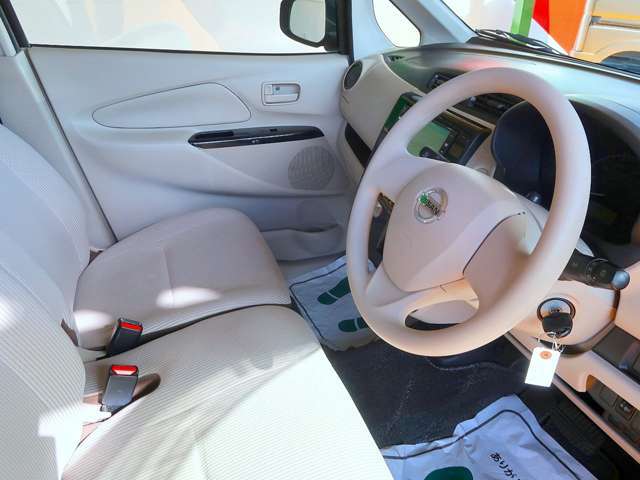 内装状態も特に大きく目立つ汚れや傷も無くキレイです！気になるニオイもありませんので内装にこだわる方にはおススメの1台です！