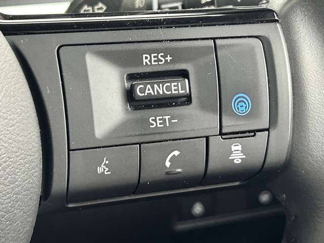 【　アダプティブクルーズコントロール　】設定した車速内で自動で加減速♪先行車との車間距離を適切に維持した追従走行が可能です♪