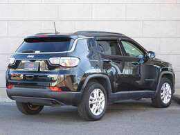 弊社全国50店舗のネットワークと、積載トラックも完備しておりますので全国どちらでも納車可能です！自社工場も完備しておりますのでアフターメンテナンスもご安心下さい！