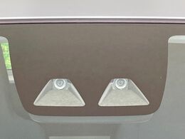 【スマートアシスト】走行中に前方の車両等を認識し、衝突しそうな時は警報とブレーキで衝突回避と被害軽減をアシスト。より安全にドライブをお楽しみいただけます。