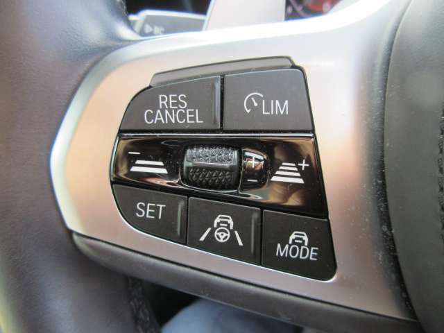 アクティブクルーズコントロール装備です。設定速度をキープしつつ、車間距離を優先し安全走行を可能と致します。長距離ドライブにマストな装備です。
