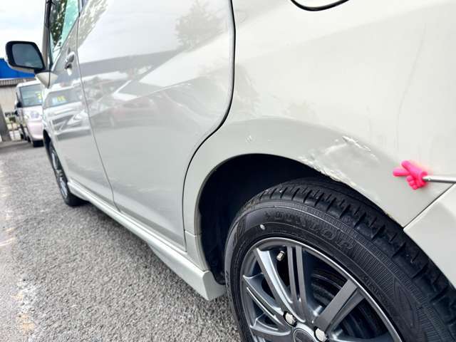 オンライン予約を是非ご活用ください！　店舗内はギュウギュウに車が詰まっているので、先にご予約いただけると、広い場所で見やすいように準備いたします。
