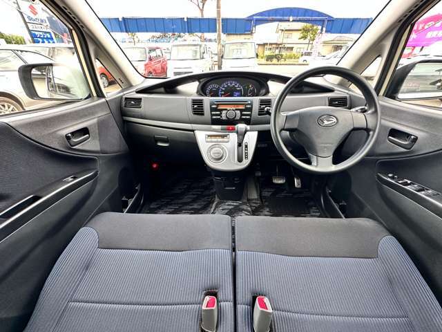 車を運転する際には運転席の存在は欠かせません。なのでしっかりとチェックしたいポイントですね。