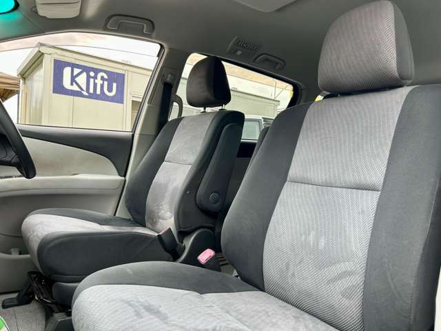 【助手席】シートクリーニングもバッチリ♪シートクリーナで除菌・殺菌済みでご安心してご利用いただけます。