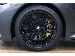 Mレース・トラック・パッケージ(￥1,557,000)専用20/21インチMライト・ライト・アロイ・ホイール・ダブルスポーク・スタイリング951M装備！！