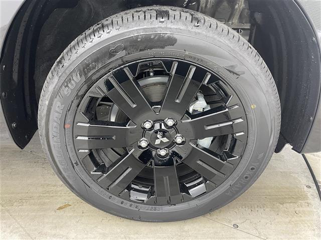 【純正18インチアルミホイール225/55/18】専用のアルミなので、お車のイメージにぴったり！！Aftermarketのアルミやスタッドレスタイヤも取り扱いございます！！ドレスアップもカスタマイズもお任せください！！