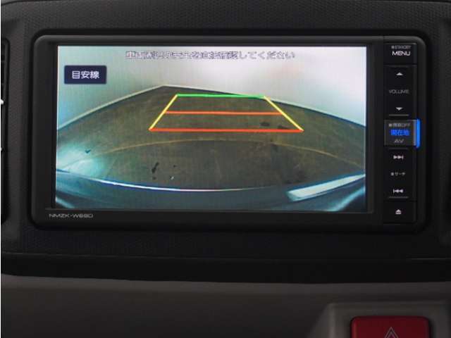 ◆バックカメラ◆リバースにするだけで映ります、後方の安全確認や、狭い駐車場での車庫入れ、雨の日や夜間など視界の悪い時に便利です！安全にバックする為には欠かせない装備です。