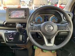 『ワイド保証1年』　日産販売店の中古車には無料で保証が付いています。品質に自信があるから実現した日産ならではの保証です。※一部保証に加入できない車両があります。