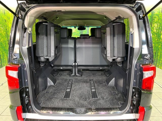 普段のお買い物や通勤、送迎等に十分な荷室スペースを確保しております。セカンドシートを倒すと、大きな荷物の積載も可能です♪