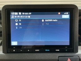 メモリーインターナビ付いています。スマートフォンとの連動も可能です。