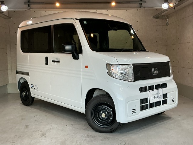 指定工場併設で末永く品質を保ちます。12ヶ月点検や車検はもちろんのこと、国家資格整備士によるお車のアドバイスも致します。