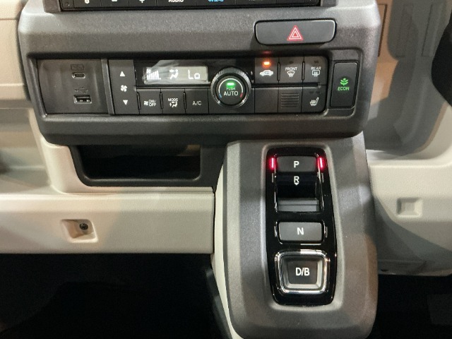 弊社では、お客様の安心・快適なカーライフの為に、ご契約前に現車を確認して頂いております。