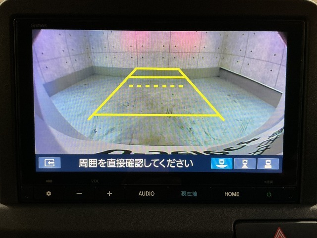 バックカメラ搭載です！車庫入れが苦手な人はもちろん、車両感覚に自信がある人にもお勧めです！見えない箇所が見えるようになるので、低い障害物や隠れてしまっている子供の存在等にも気付く事が出来ます。
