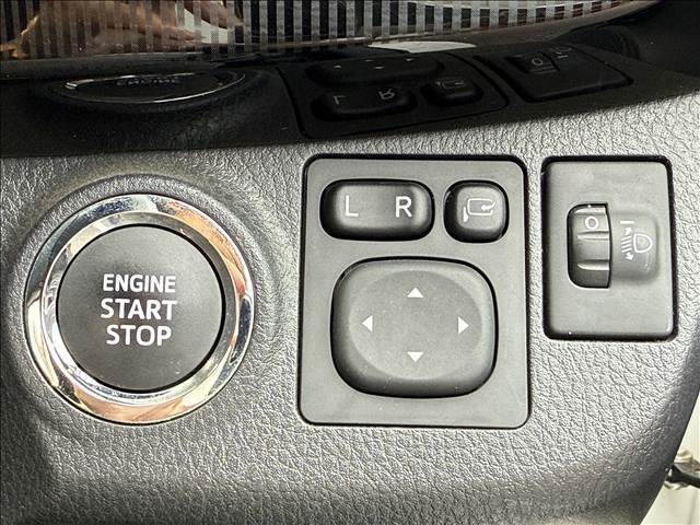 気になる車両などあれば、すぐにお問合せ下さい！右のカーセンサー専用ダイヤルからお電話いただくとスタッフがご質問にお答えいたします。