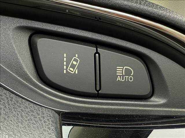 納車整備ついても第三者機関の指定工場で分解記録(法定整備)を実施し、車検を基準に不具合箇所、消耗部品は改善して納車させていただきます。