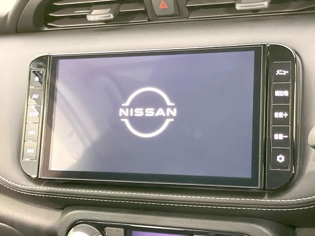 【純正8型ナビ】人気の純正ナビを装備。オーディオ機能も充実しており、Bluetooth接続すればお持ちのスマホやMP3プレイヤーの音楽を再生可能！毎日の運転がさらに楽しくなります！！