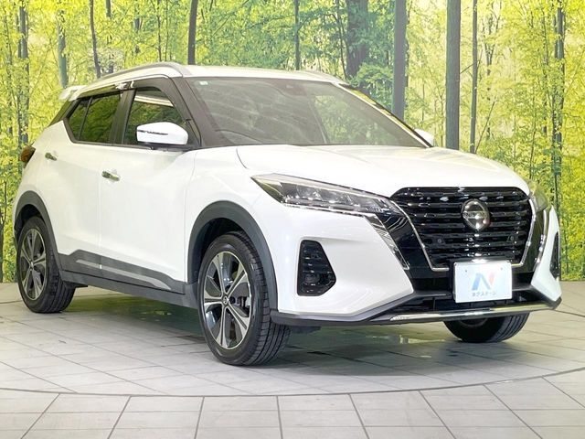 大好評のボディコーティング「弾スプラッシュコート」もご納車までに施工可能。通常のガラスコートと異なる、耐久年数6年の無機質ガラスコーティングが、ボディをキレイな状態に保ってくれます。