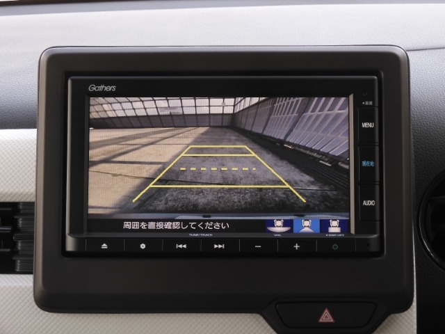 ◆バックカメラ◆リバースにするだけで映ります、後方の安全確認や、狭い駐車場での車庫入れ、雨の日や夜間など視界の悪い時に便利です！安全にバックする為には欠かせない装備です。
