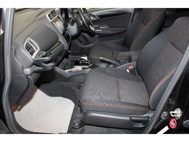 誰もが、安心して選べる中古車を、乗ってからも、安心が続く中古車をHondaがそんな思いで選び抜いたクルマです！