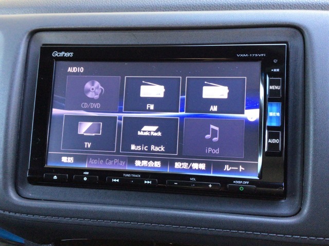 ナビゲーションはギャザズメモリーナビ（VXM-175VFi）を装着しております。AM、FM、CD、DVD再生、Bluetooth、音楽録音再生、フルセグTVがご使用いただけます。