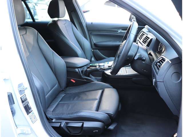 展示車以外にも各社メーカー、共有在庫車両等、多数ございますので、是非、お気軽にお問い合わせ下さい。☆中古車もちろん各メーカー新車販売も行なっておりますので是非お気軽にお問い合わせ下さい。