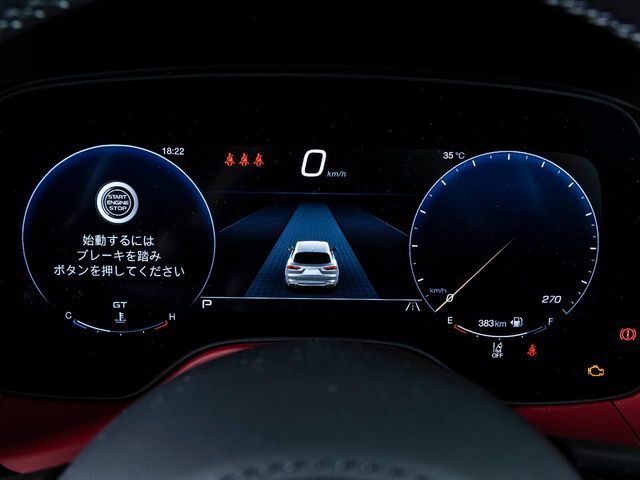 無駄を省いたシンプルなデザインのメーターパネル。