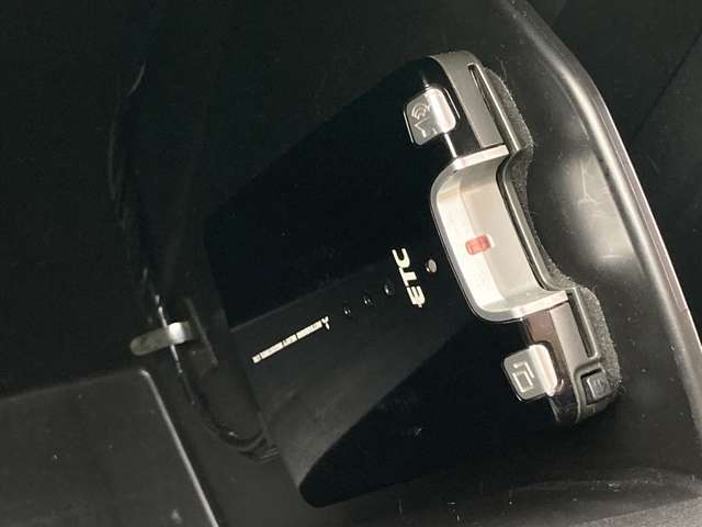 只今お車購入の方に限りお手入れ楽々ガラスコーティングを格安で施工実施中♪