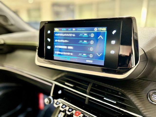 7インチタッチスクリーンは、Apple CarPlay、Android Auto対応のスマートフォンを接続すれば、ナビゲーションなどの各機能をシームレスに表示。