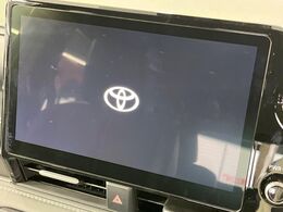 【10.5インチ　ディスプレイオーディオ】大画面のディスプレイはAppleCarPlayやAndroidAutoが利用可能。大きな画面でスマホナビアプリ等が利用いただけます♪