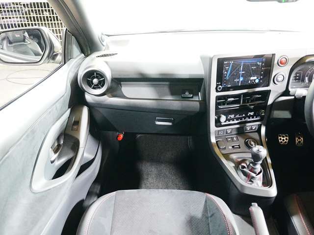 高品質低価格車、国産、輸入問わず週間10万台の中からお客様のご希望のお車をご提案致します！『買取、販売、保険、車検、板金、整備、コーティング』など、車のことはすべてお任せください。