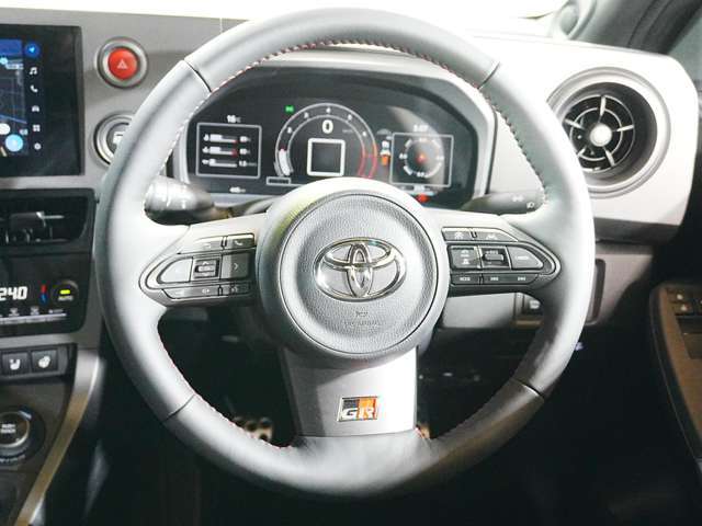 当社公式ラインからのご連絡もお待ちしております。ID　＠111duynt　お車の相談、動画、追加写真も対応可能です。ぜひ、ご登録ください！！