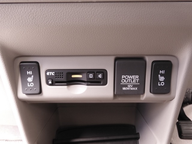 今や必需品の◆ETC車載器　装備車◆　有料道路を利用する際にスムースに通過でき、わずらわしい料金支払いから開放されます！
