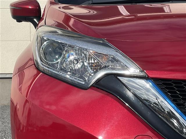 【ライト・ランプ】悪天候や夜間の走行も視界良好で安心してお乗りいただけます。ヘッドライト・ホイール・フロントガラスなど色々な部分コーティングをご用意しております。ぜひご相談ください。