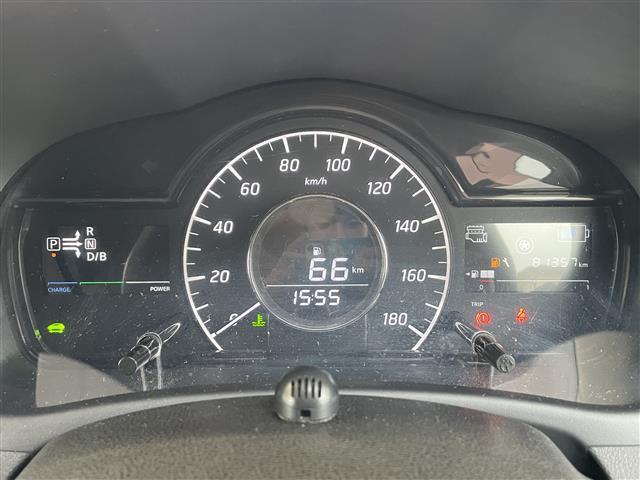 【スピードメーター】メーターがシンプルで見やすく運転しやすいですね。