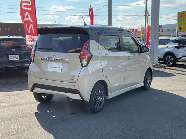 1年間走行距離無制限の日産ワイド保証（無料）付きで販売します。2～3年の延長保証もリーズナブルに提供します！全国2000ヶ所で対応可能。遠方の方もお近くの日産で保証を受けられます。