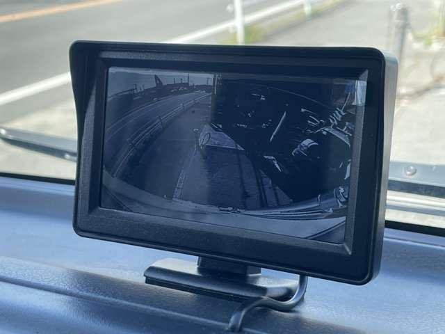 安心のバックモニター付き！
