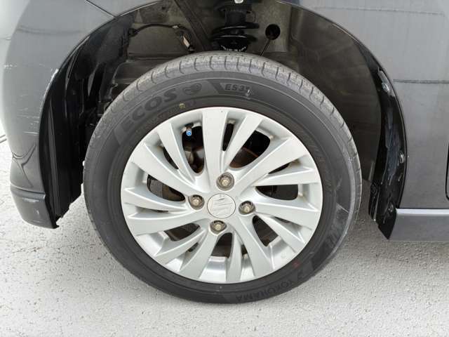 当社は車両販売から自社工場での整備・車検・板金さらには万が一のロードサービスにも対応！現金から分割ローンまで幅広いお支払い！任意保険の専門部署まで完備しており、お客様に安心してご購入いただいております