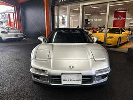 オールアルミ・モノコックボディ。