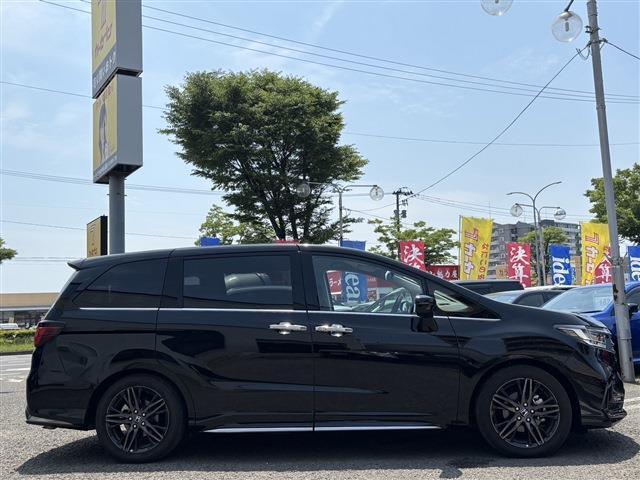 100台の大型展示場！展示場にないお車も全国よりお探しいたします！